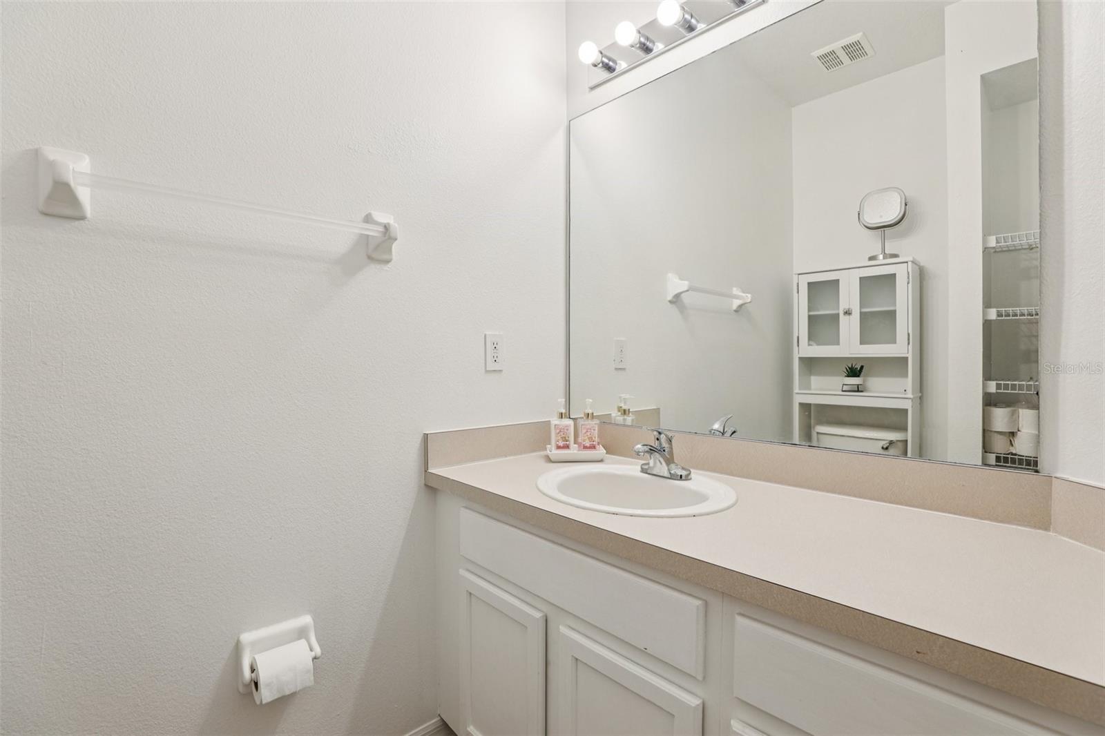 8419 Crystal Cove Loop Property Photo 14