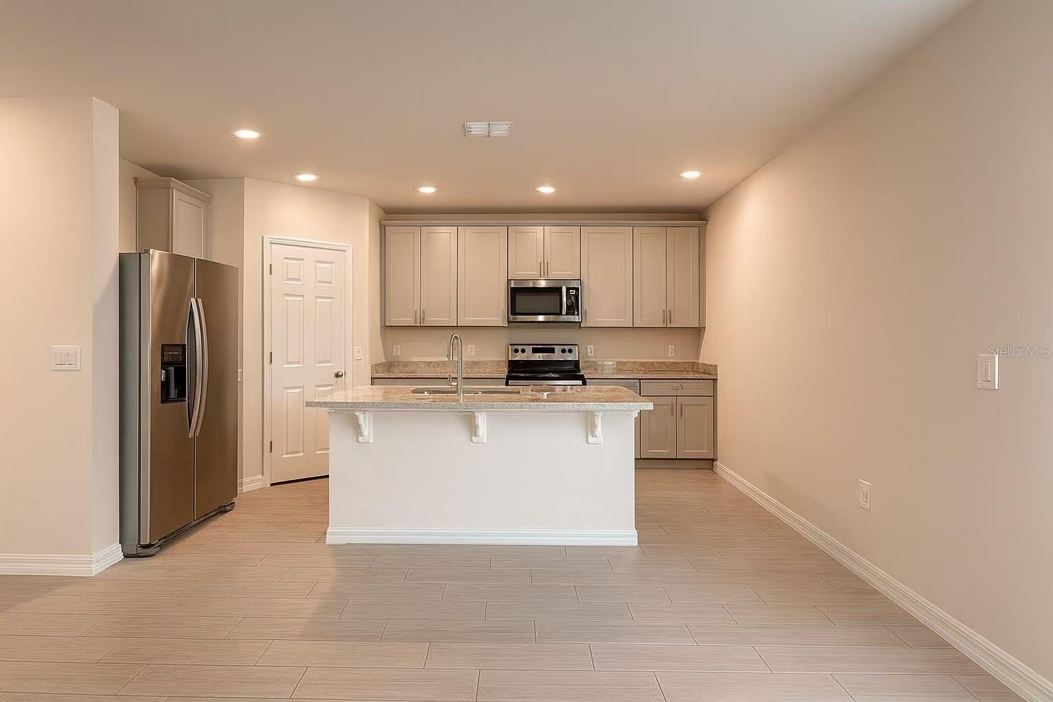 17351 Million Lakes Ct Property Photo 7