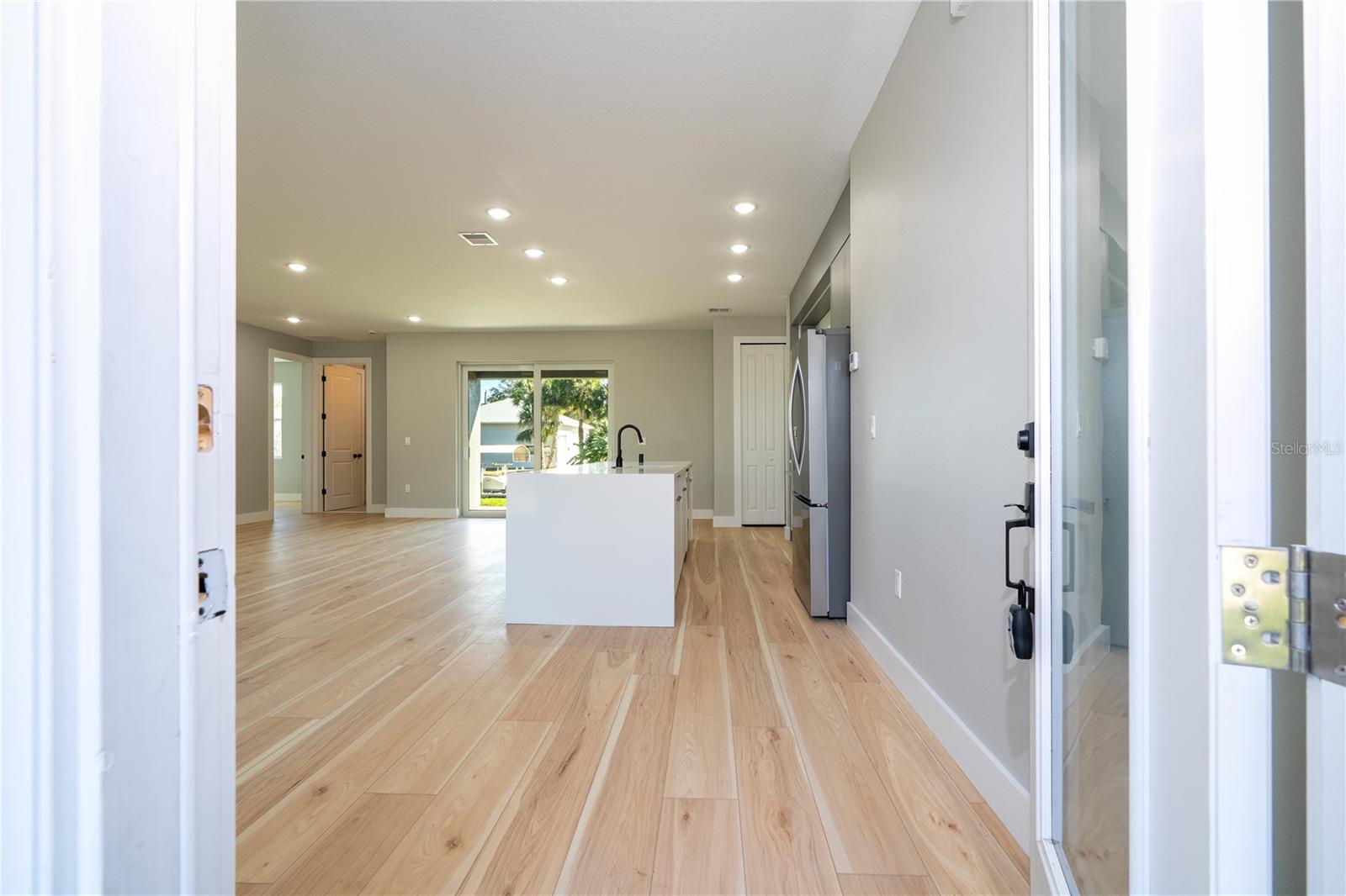 49 Santa Fe St Property Photo 6