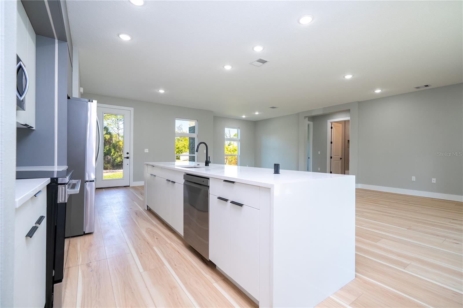 49 Santa Fe St Property Photo 31