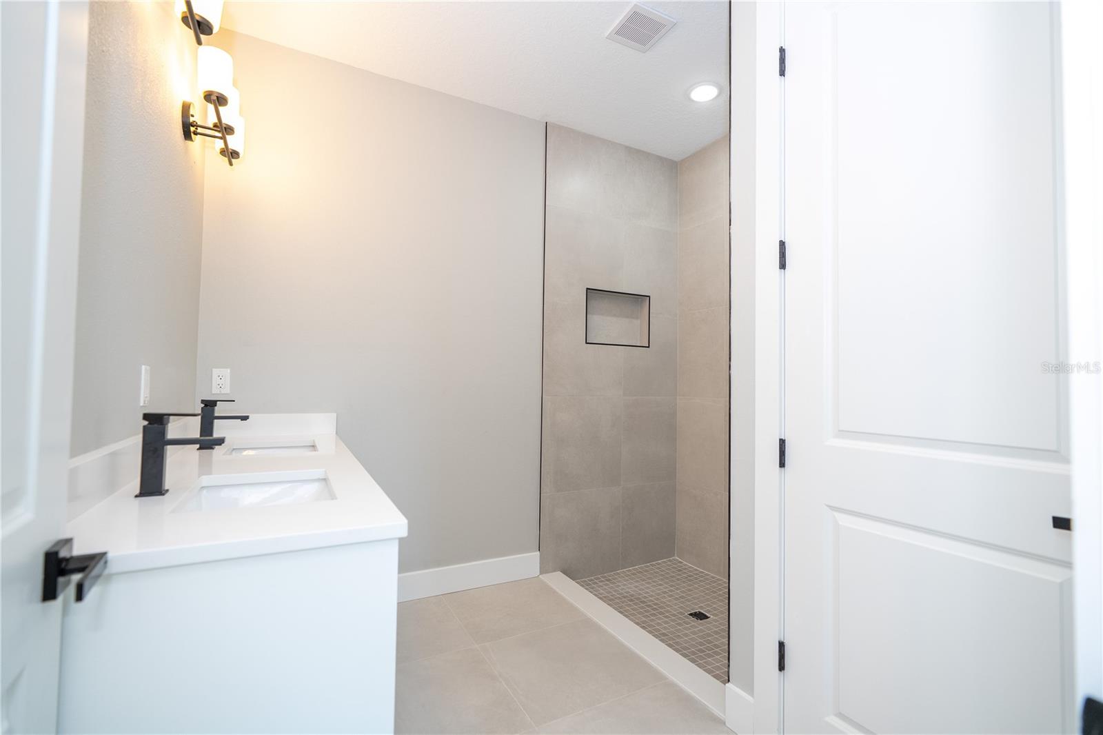49 Santa Fe St Property Photo 46