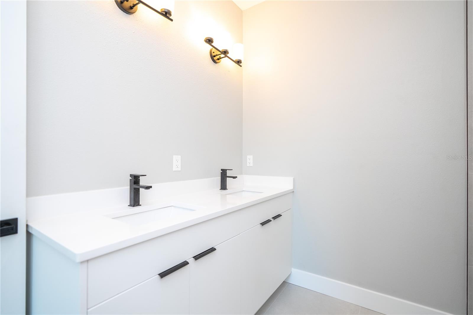 49 Santa Fe St Property Photo 48