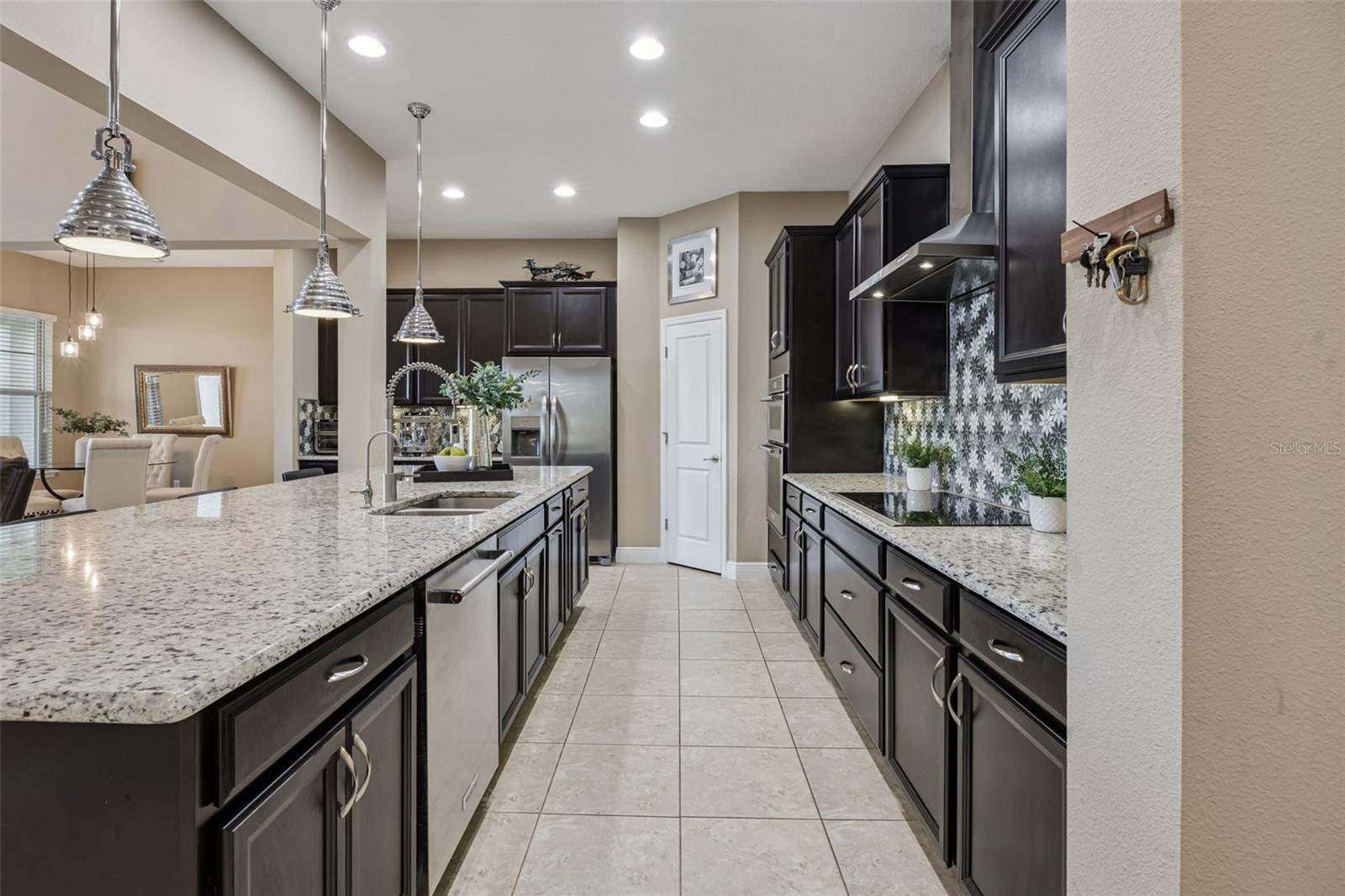 9207 Busaco Park Way Property Photo 19
