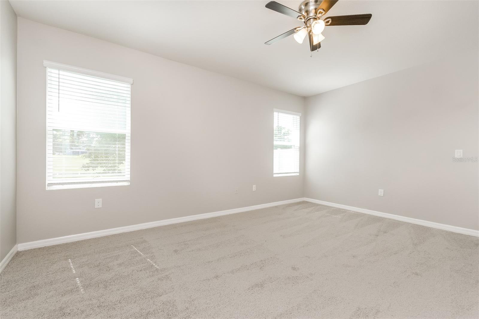 571 Autumn Stream Dr Property Photo 11