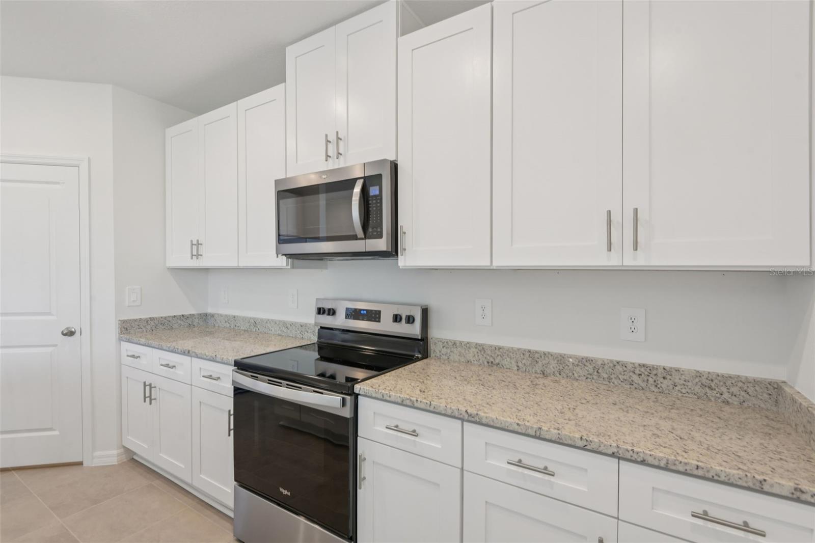 12589 Homeland Dr Property Photo 13