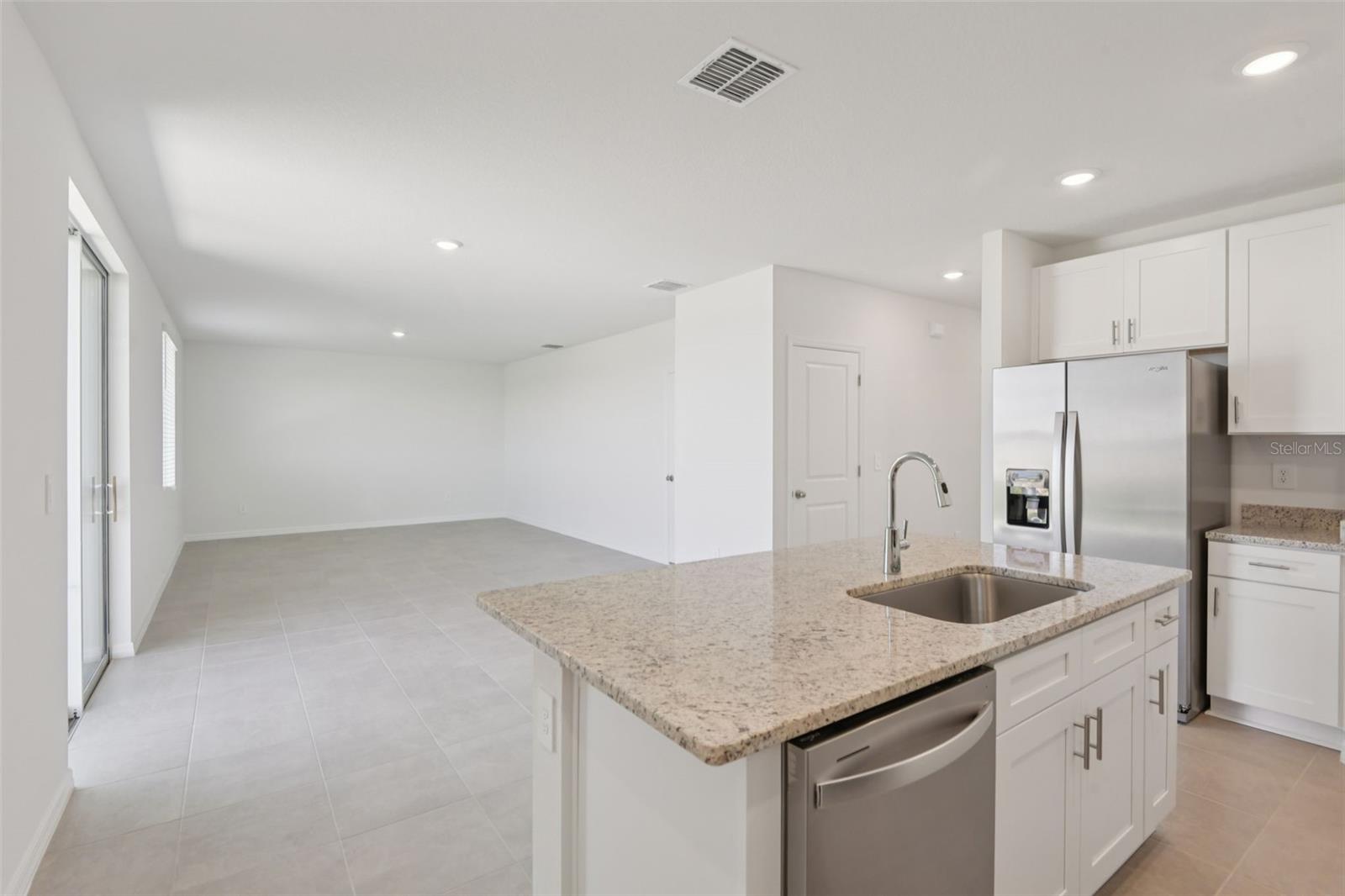 12589 Homeland Dr Property Photo 15