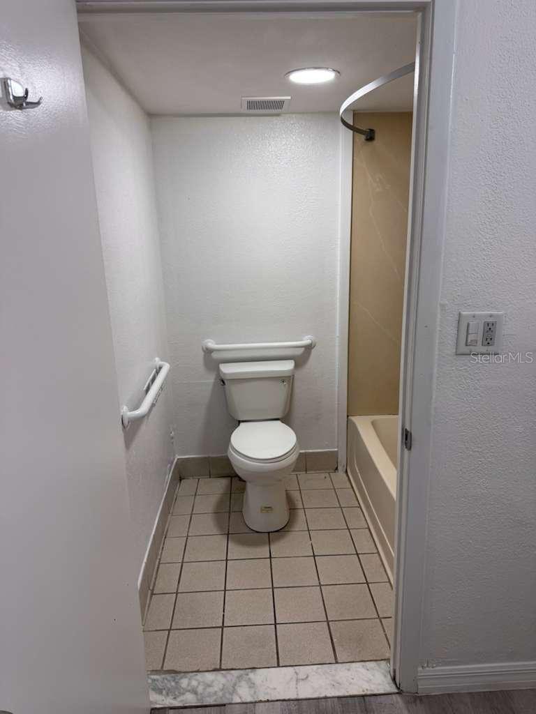 2050 E Irlo Bronson Memorial Hwy #108 Property Photo 8