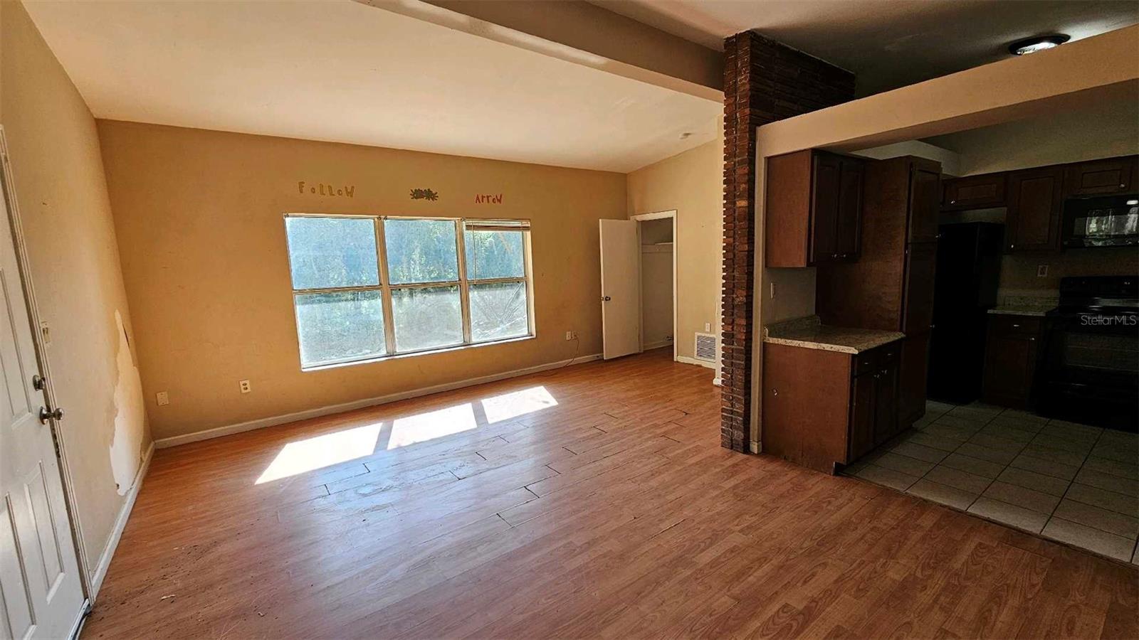 1017 Cypress St Property Photo 3