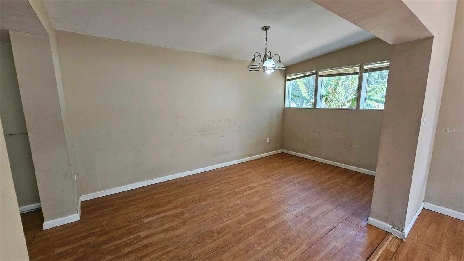 1017 Cypress St Property Photo 5