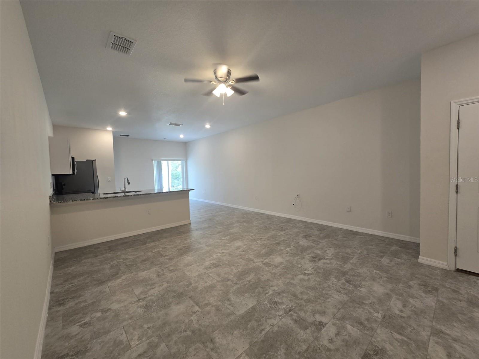 546 Imperial Pl #548 Property Photo 3