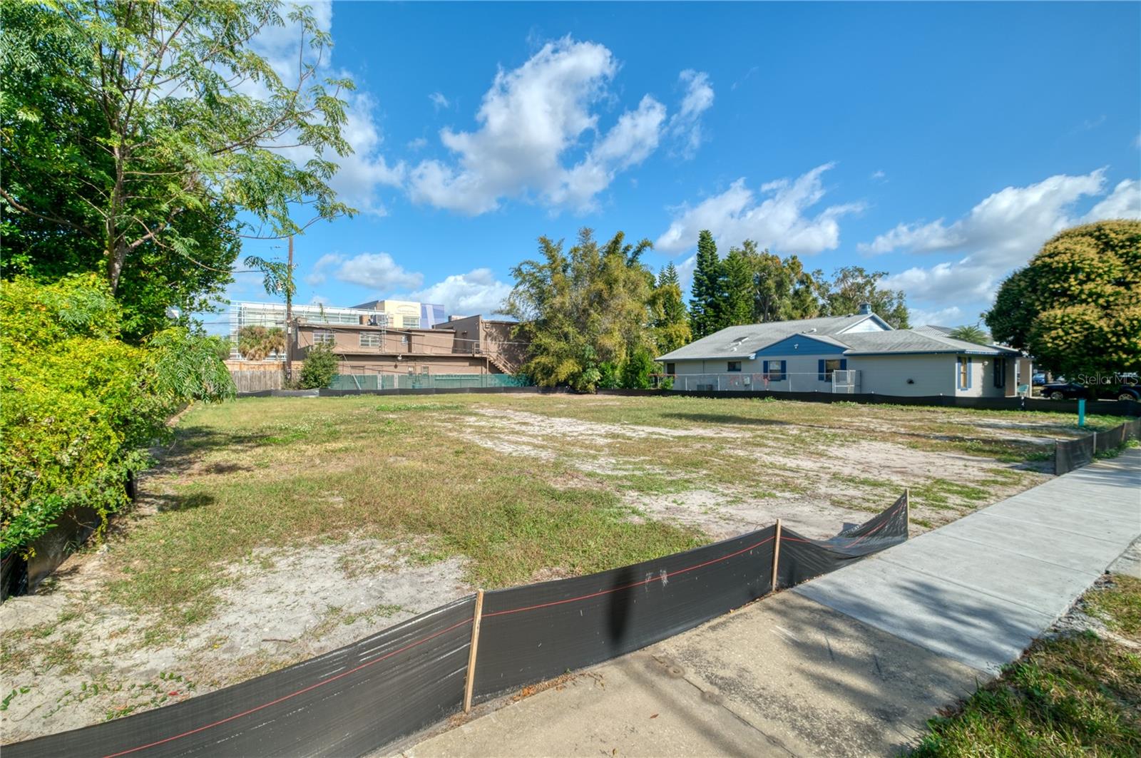 307 E Harvard St Property Photo 4