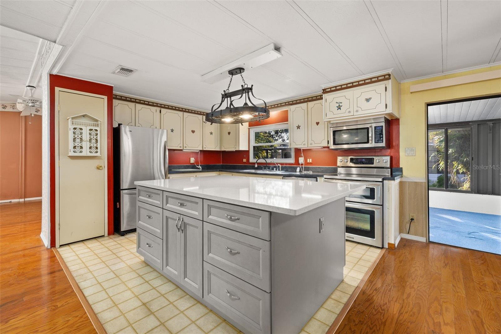 2118 Canopy Cir Property Photo 13