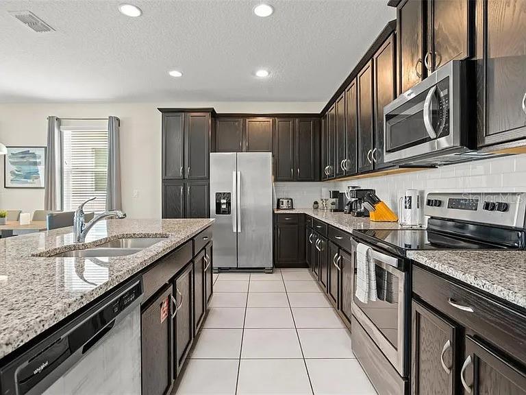 1521 Carey Palm Cir Property Photo 8