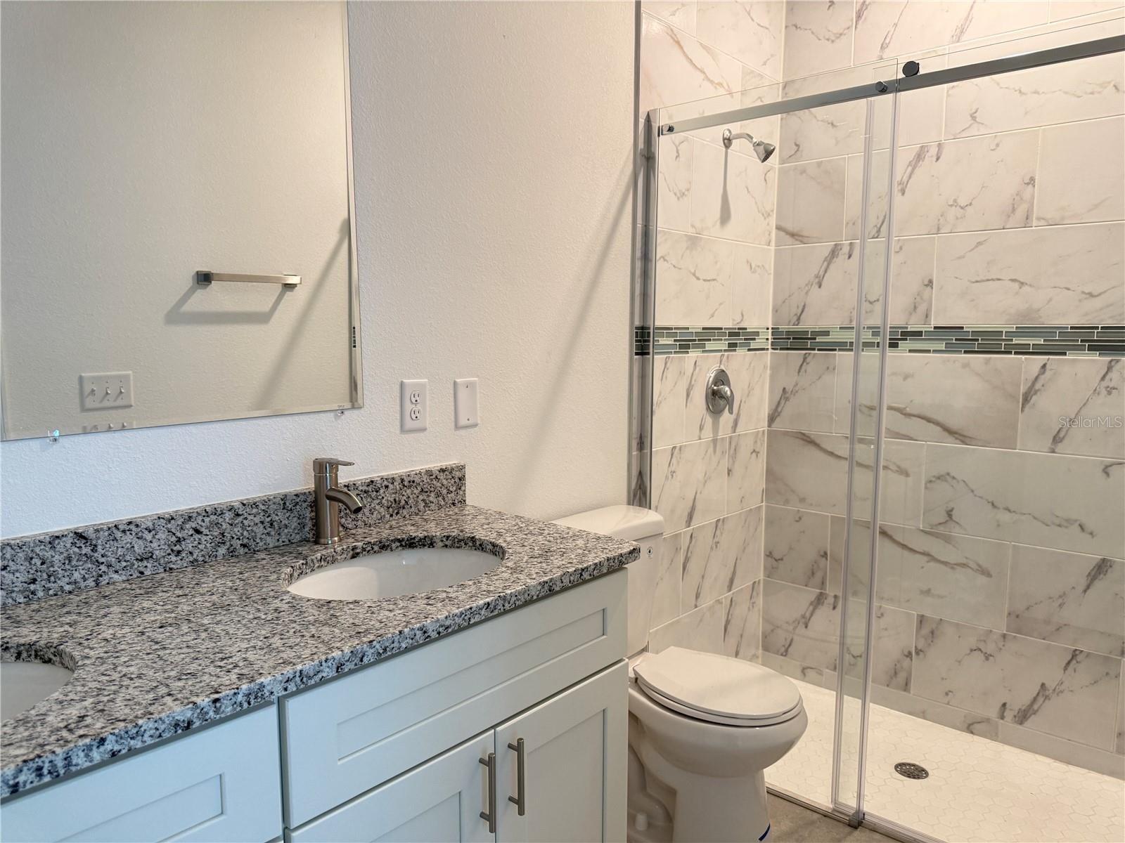 O6367588 Property Photo 14