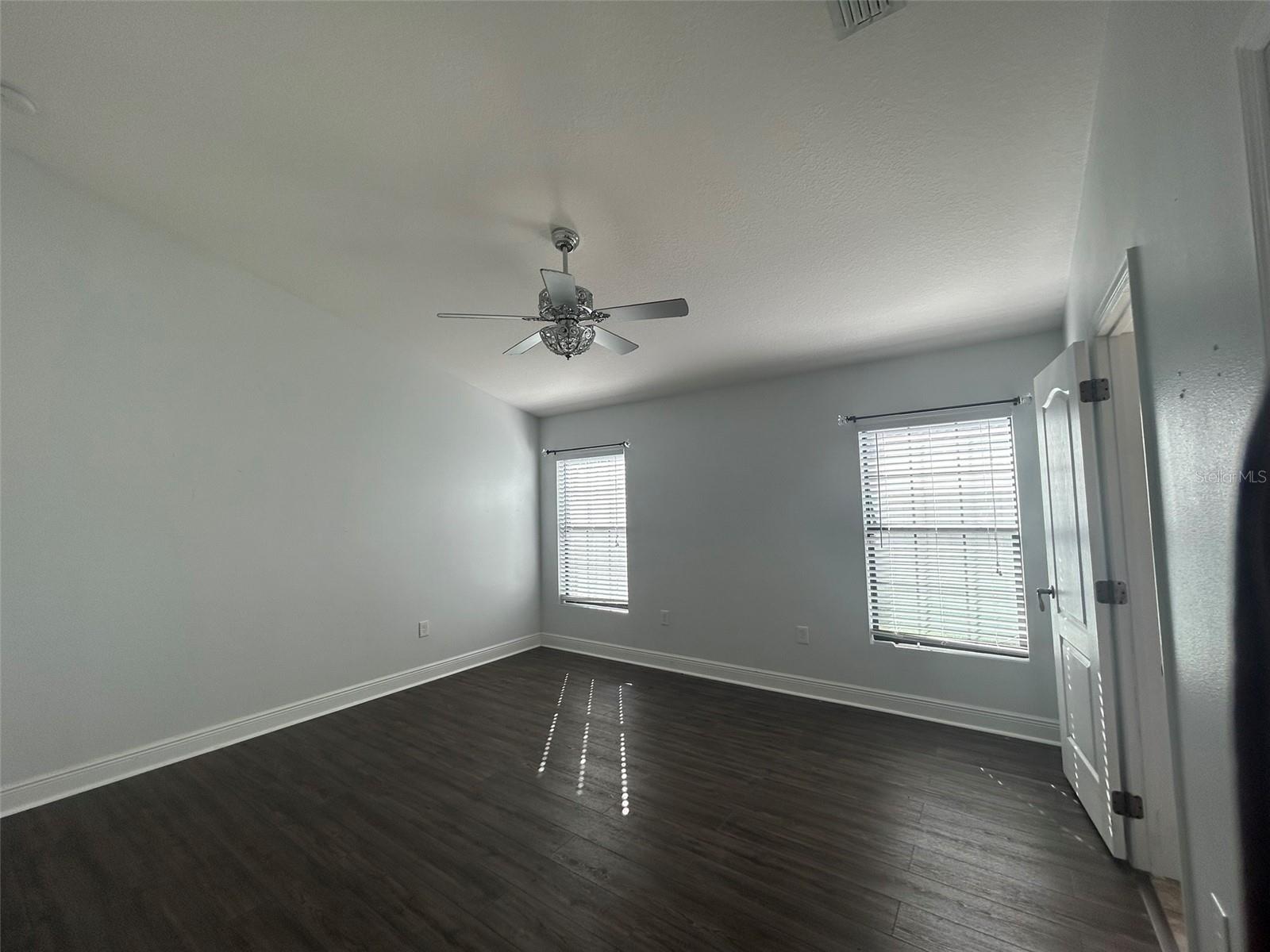 305 Chelmsford Ct Property Photo 9