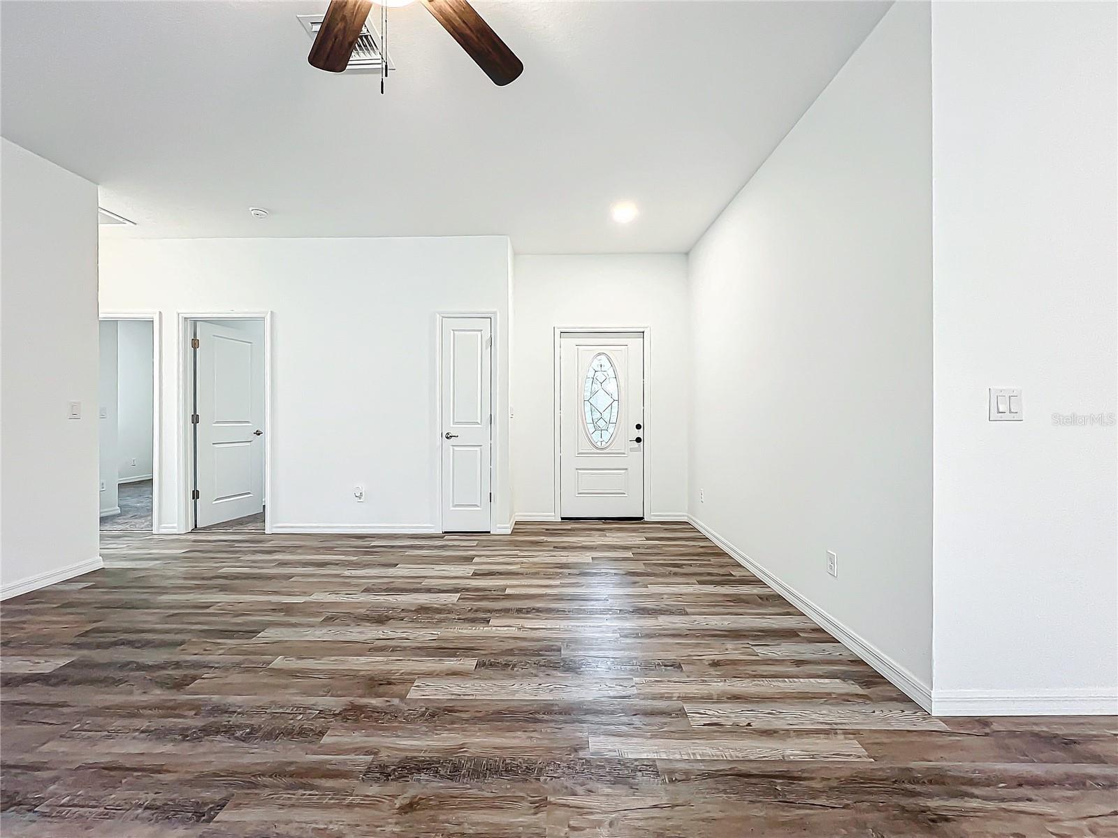 2391 Yankee Ter Property Photo 5