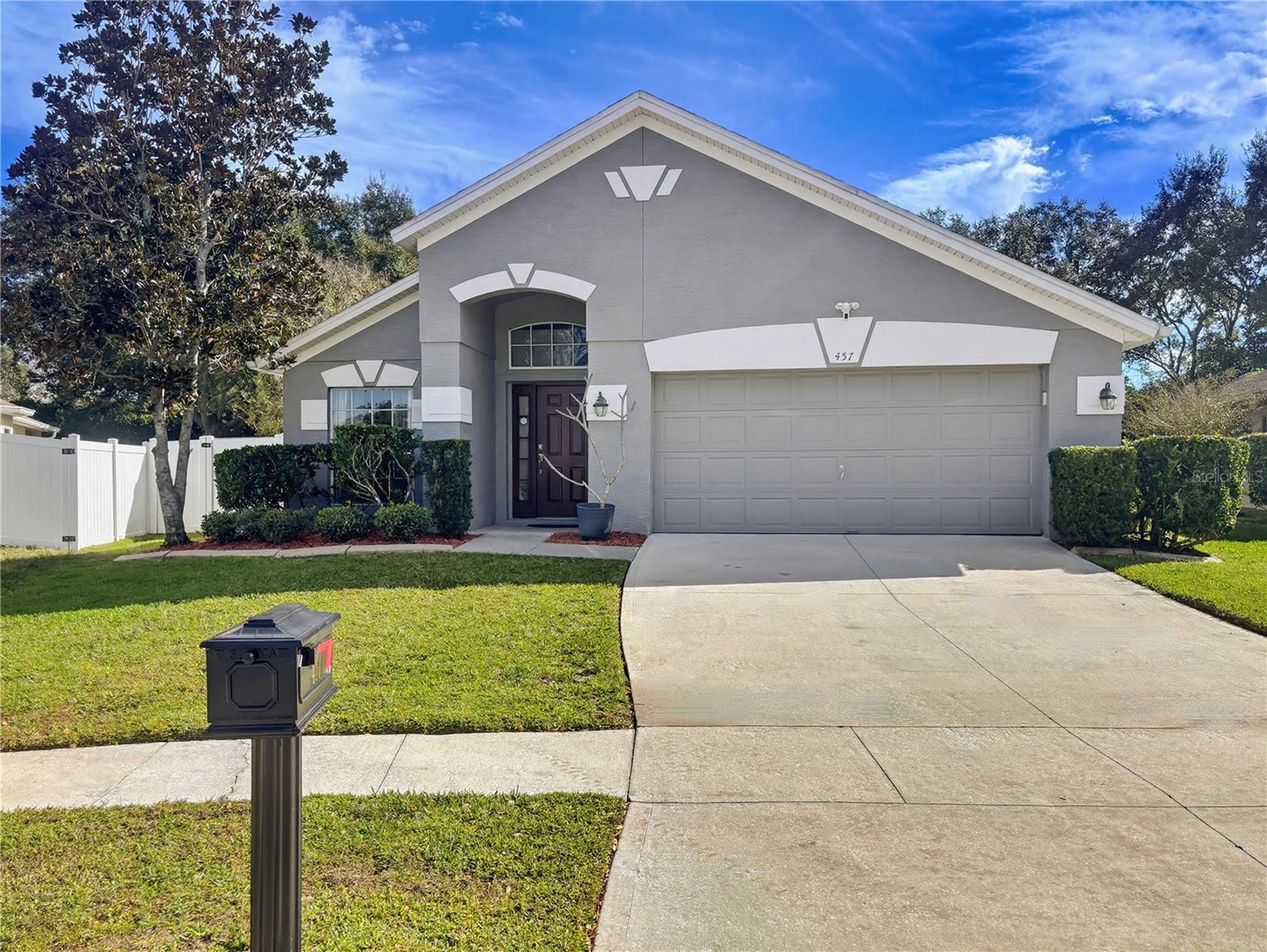 457 Mickleton Loop Property Photo 1