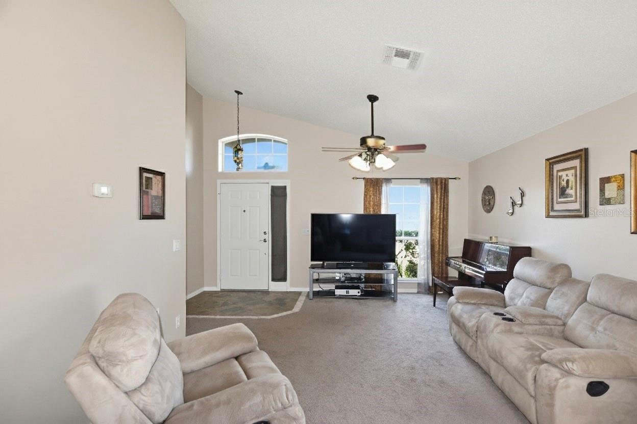 457 Mickleton Loop Property Photo 5