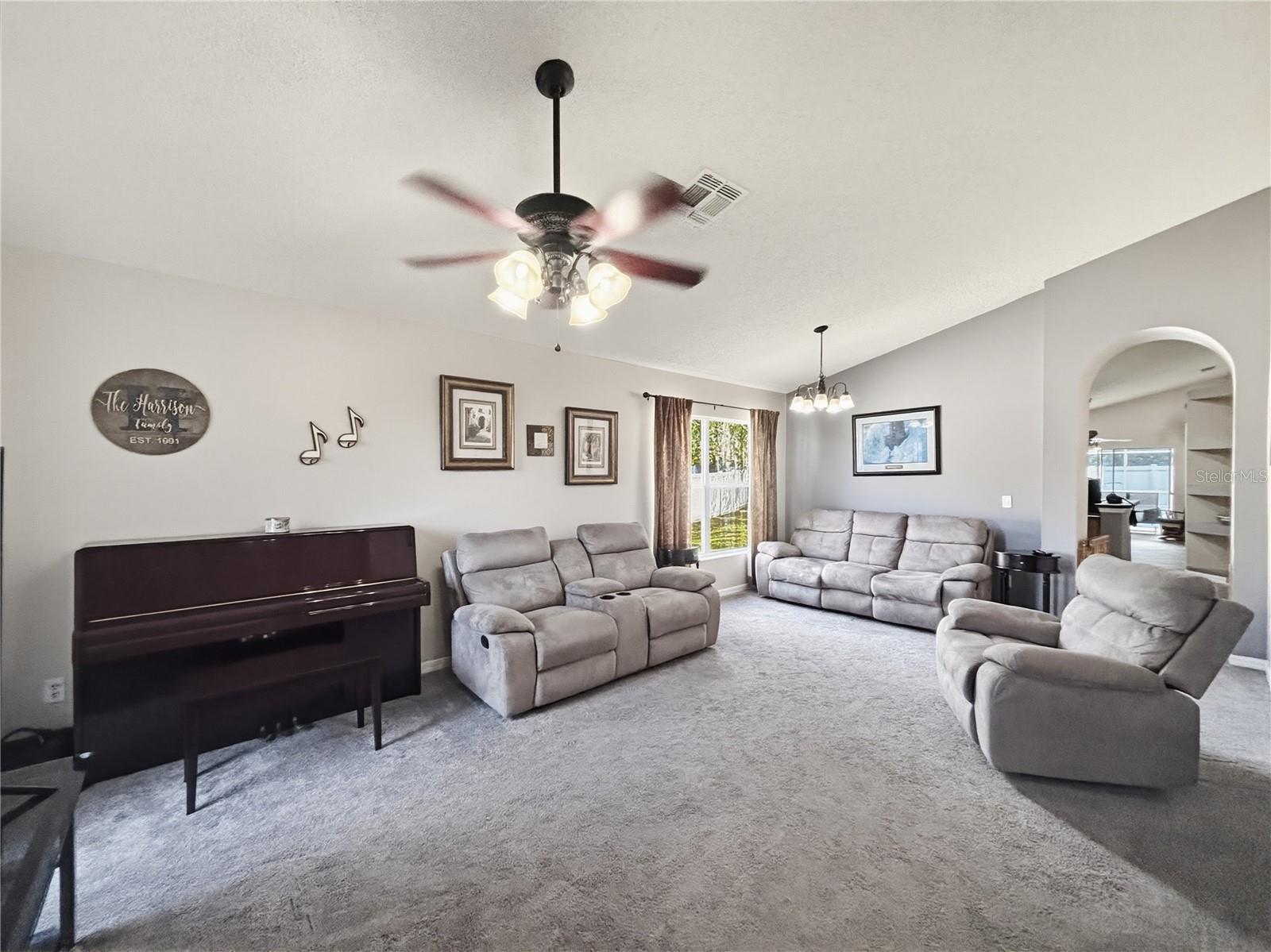 457 Mickleton Loop Property Photo 6