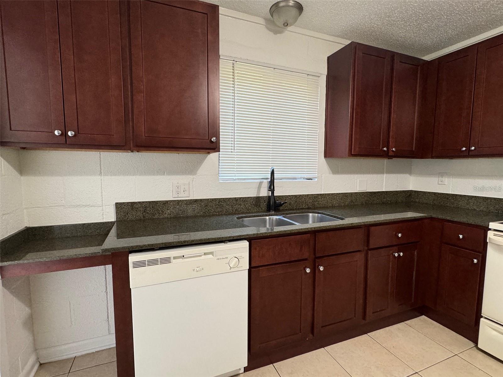 2547 S Mills Ave #2 Property Photo 4