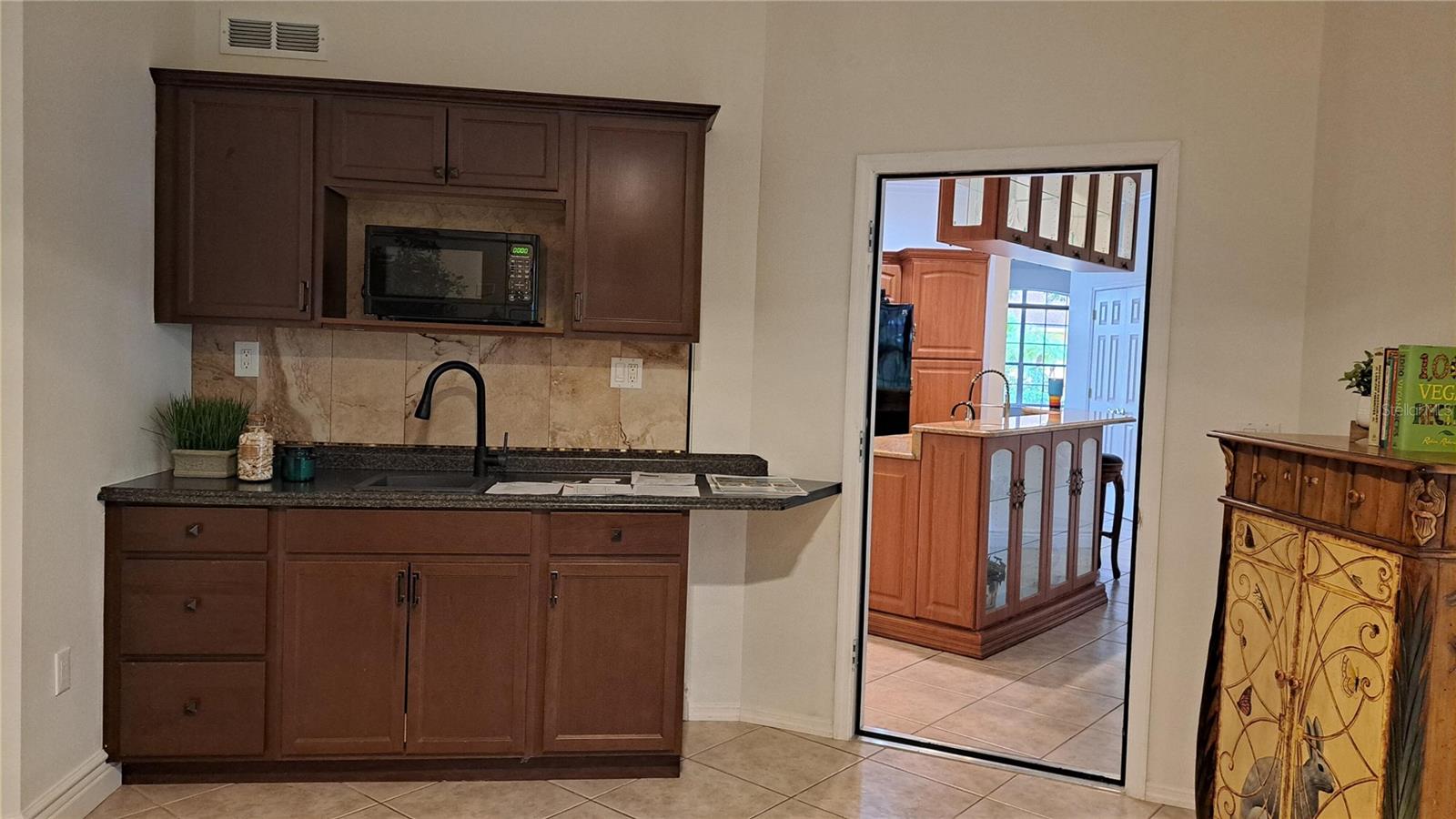 2377 Burton Ln Property Photo 20