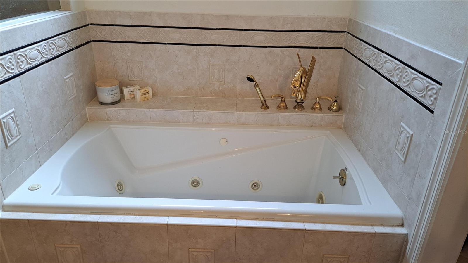 2377 Burton Ln Property Photo 27
