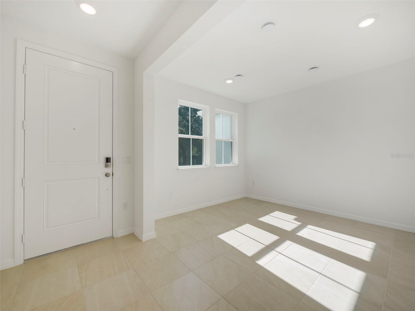 671 Clark St Property Photo 4