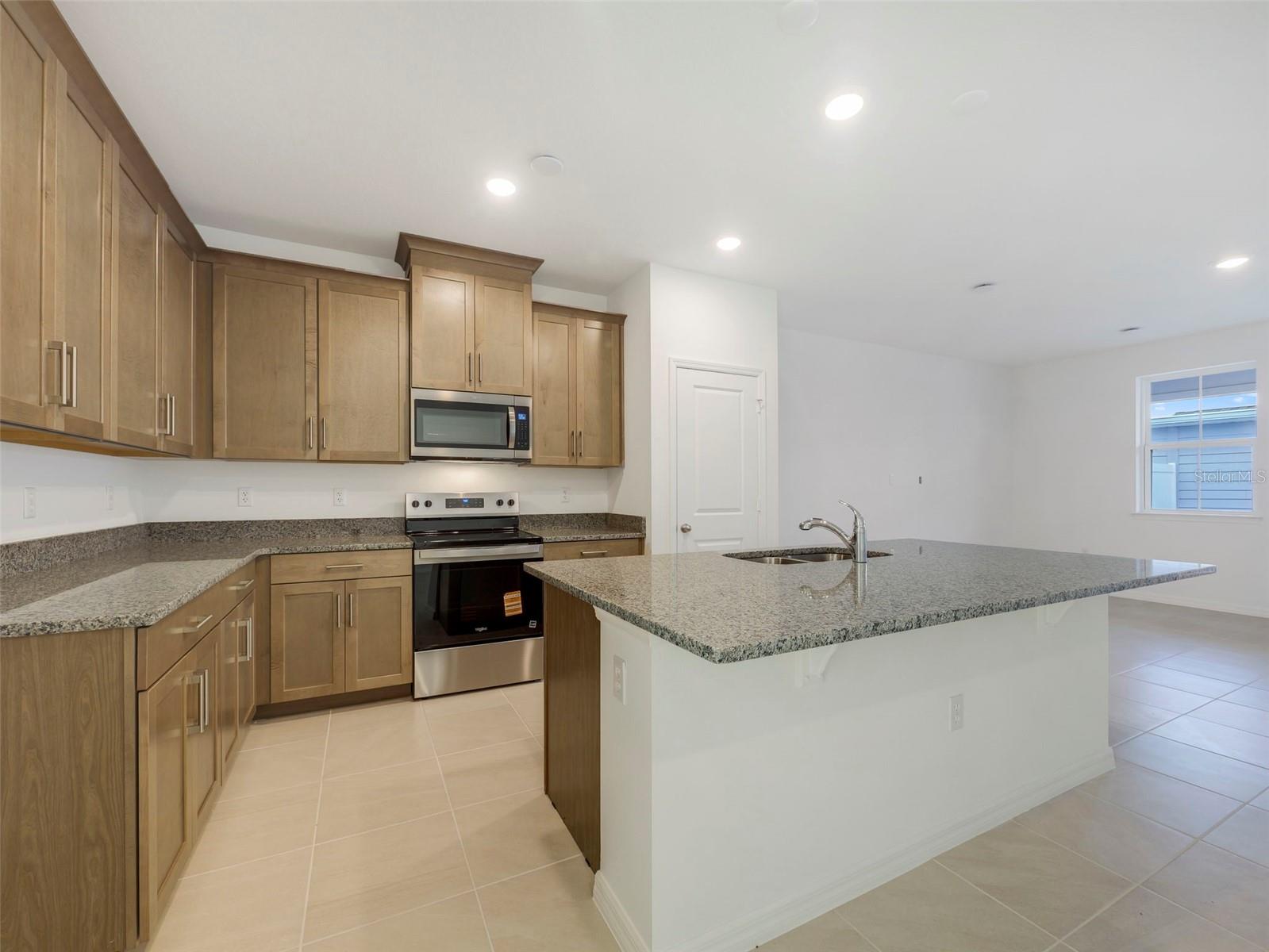 671 Clark St Property Photo 8