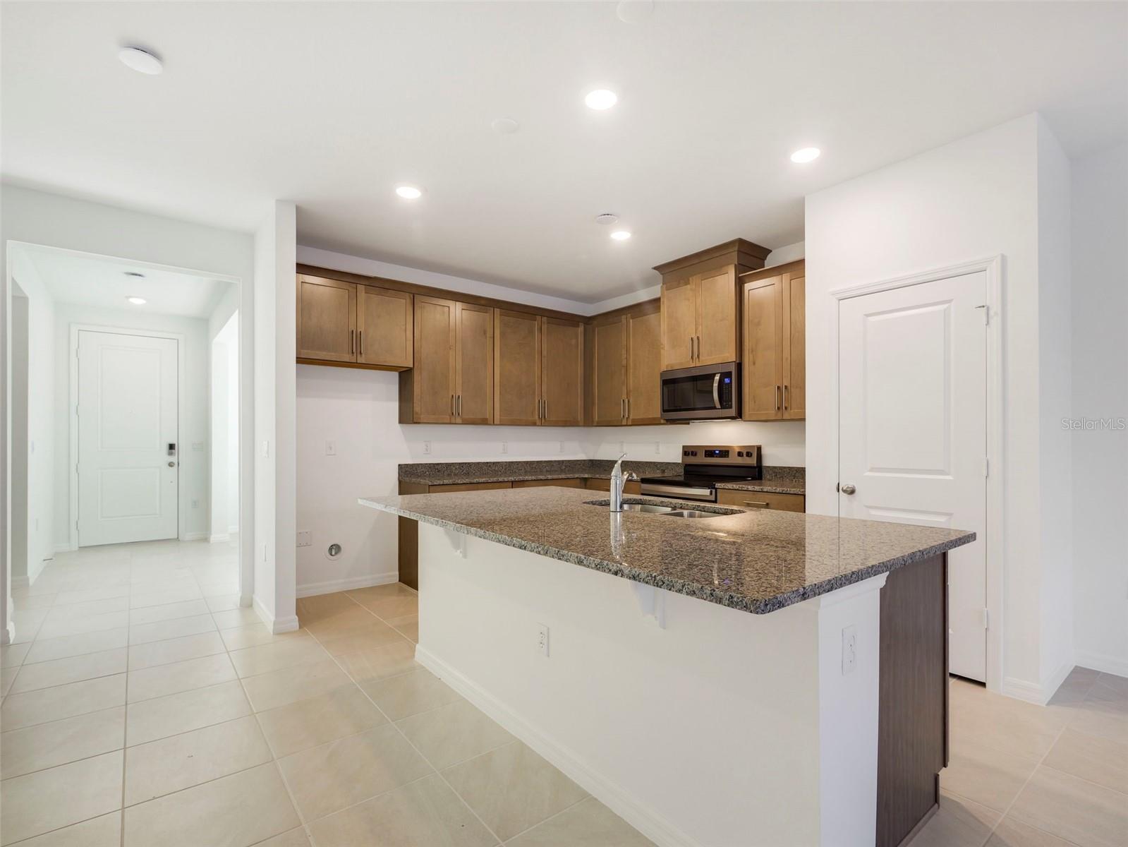 671 Clark St Property Photo 10