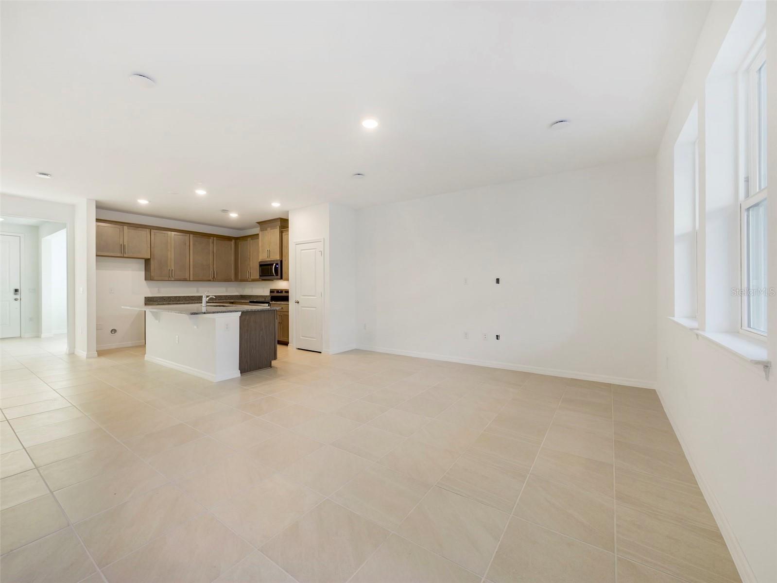 671 Clark St Property Photo 14
