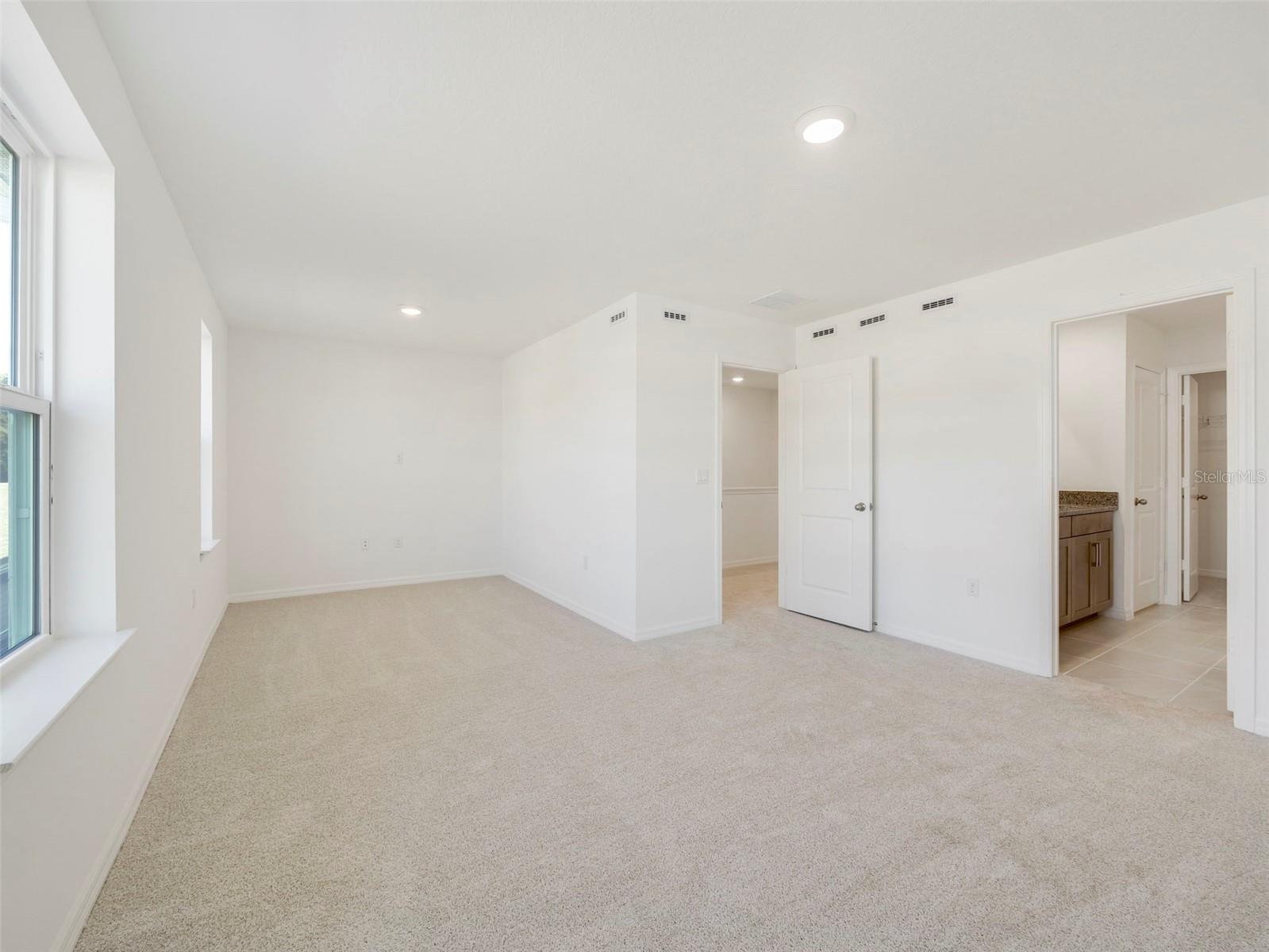 671 Clark St Property Photo 17