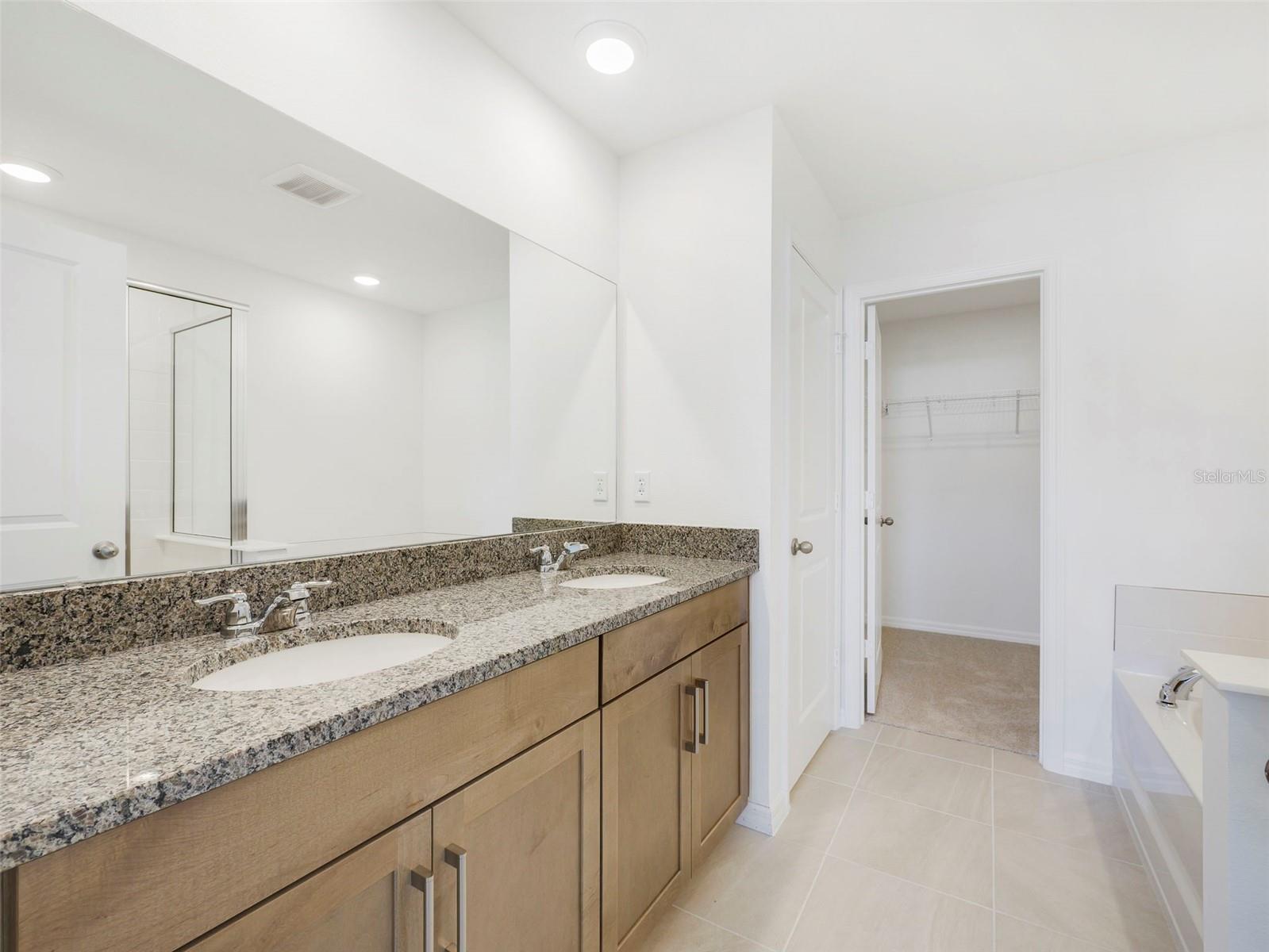 671 Clark St Property Photo 18
