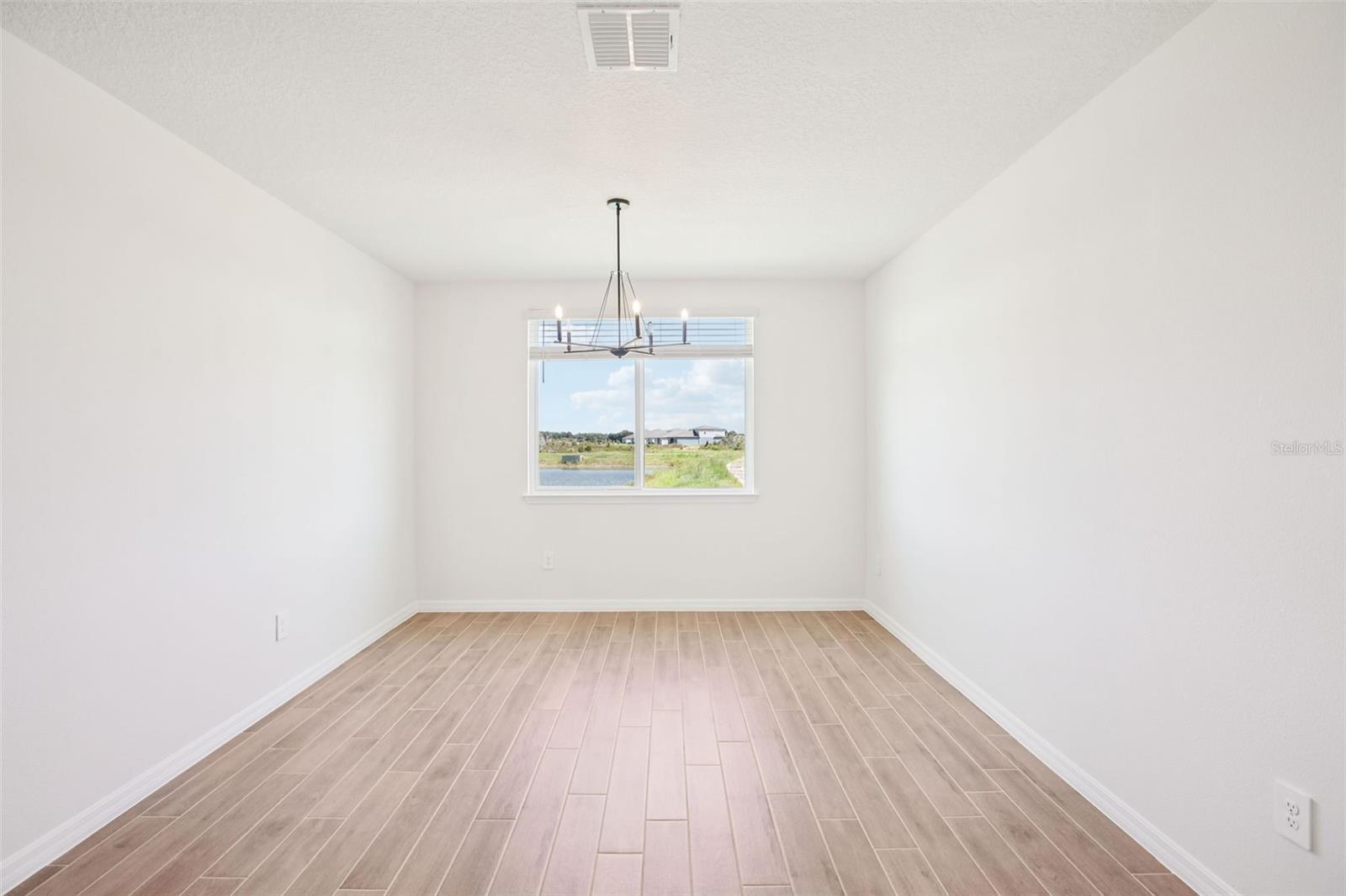 1740 Draughton Dr Property Photo 11