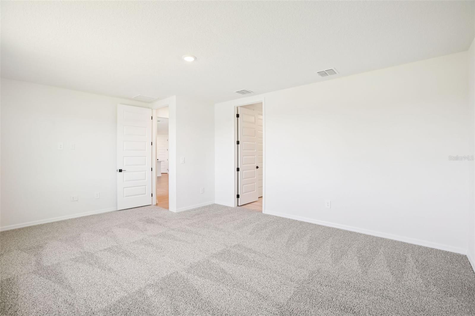 1740 Draughton Dr Property Photo 32