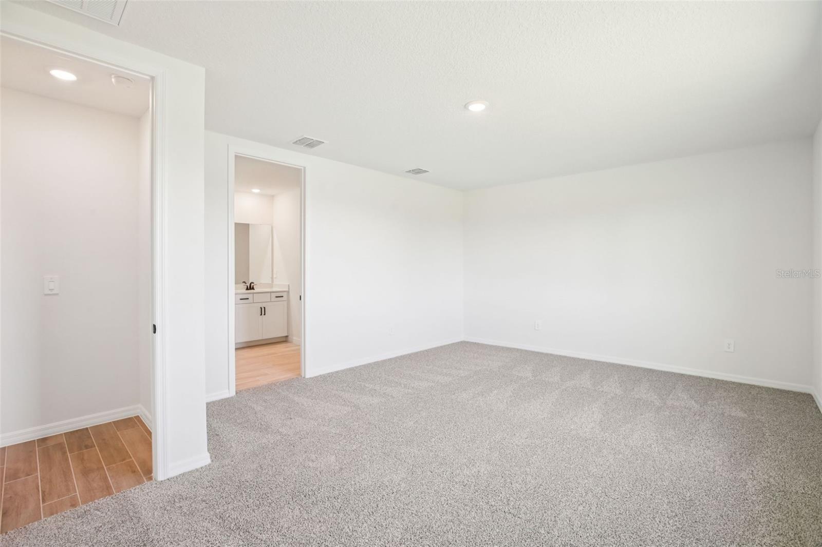 1740 Draughton Dr Property Photo 33