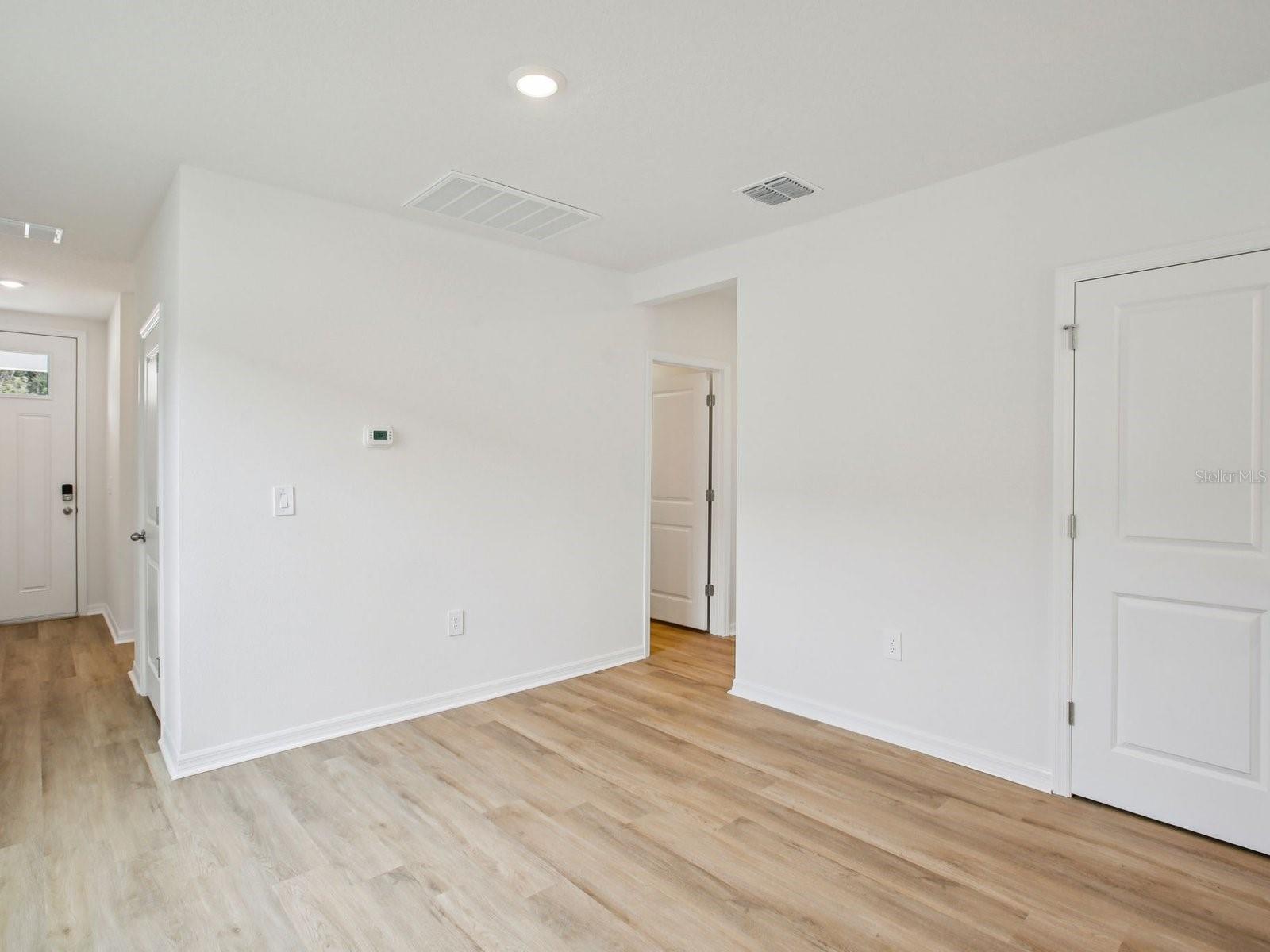 7488 Mia Vine Dr Property Photo 3