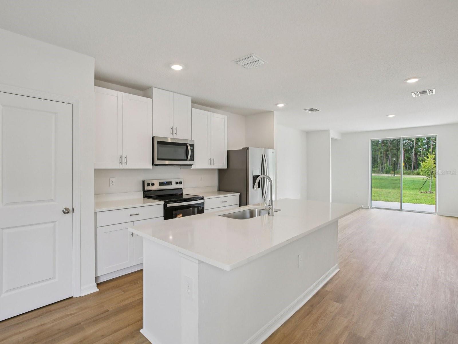 7488 Mia Vine Dr Property Photo 11
