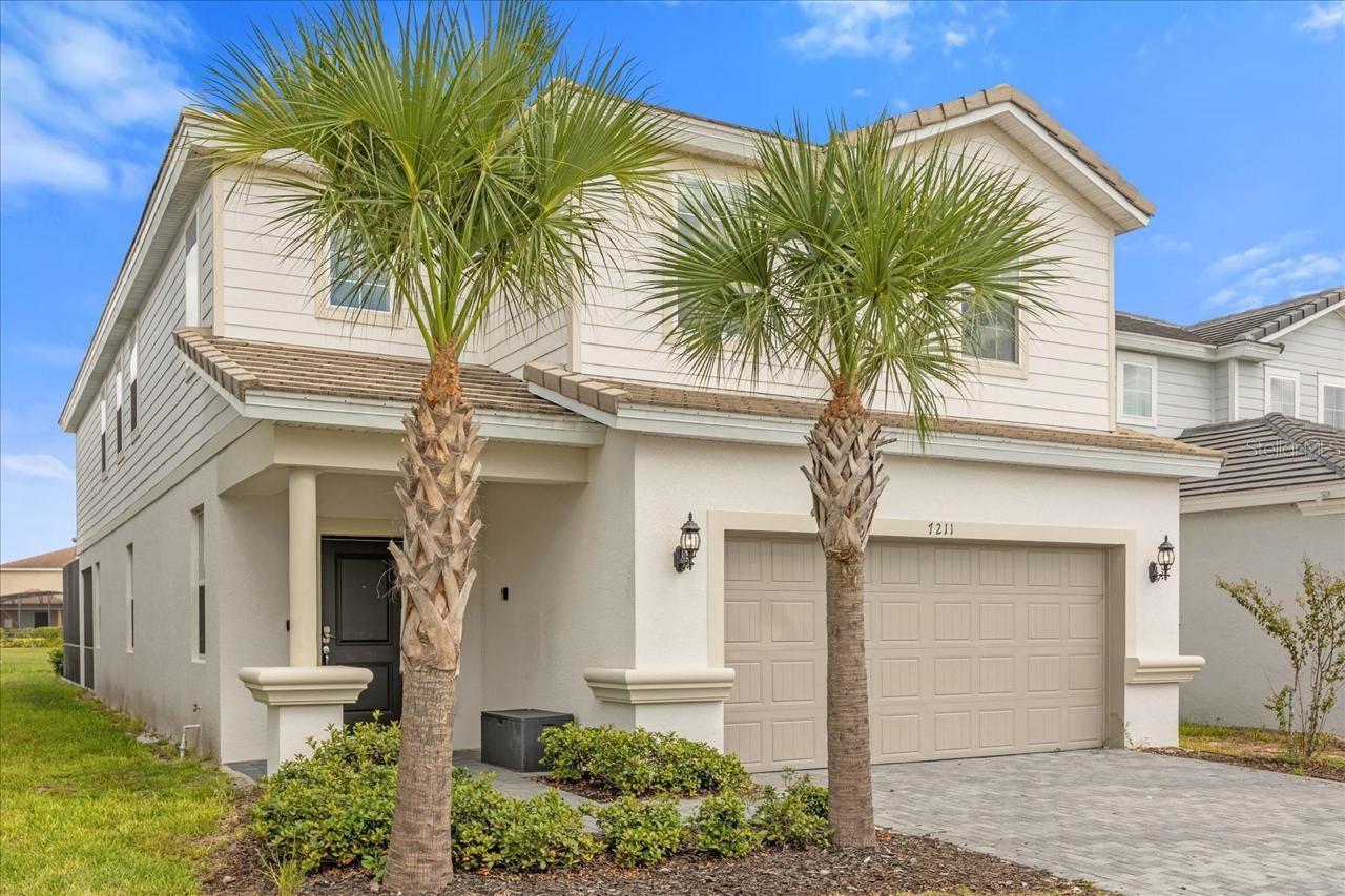 7211 OAKMOSS LOOP Property Photo 1