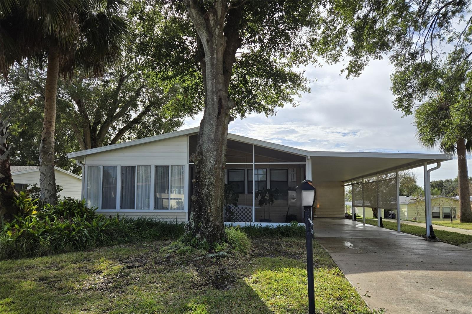 3740 N Citrus Cir #709 Property Photo 1