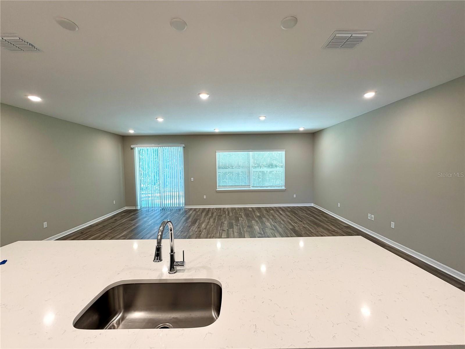 3645 E Sanders St Property Photo 6