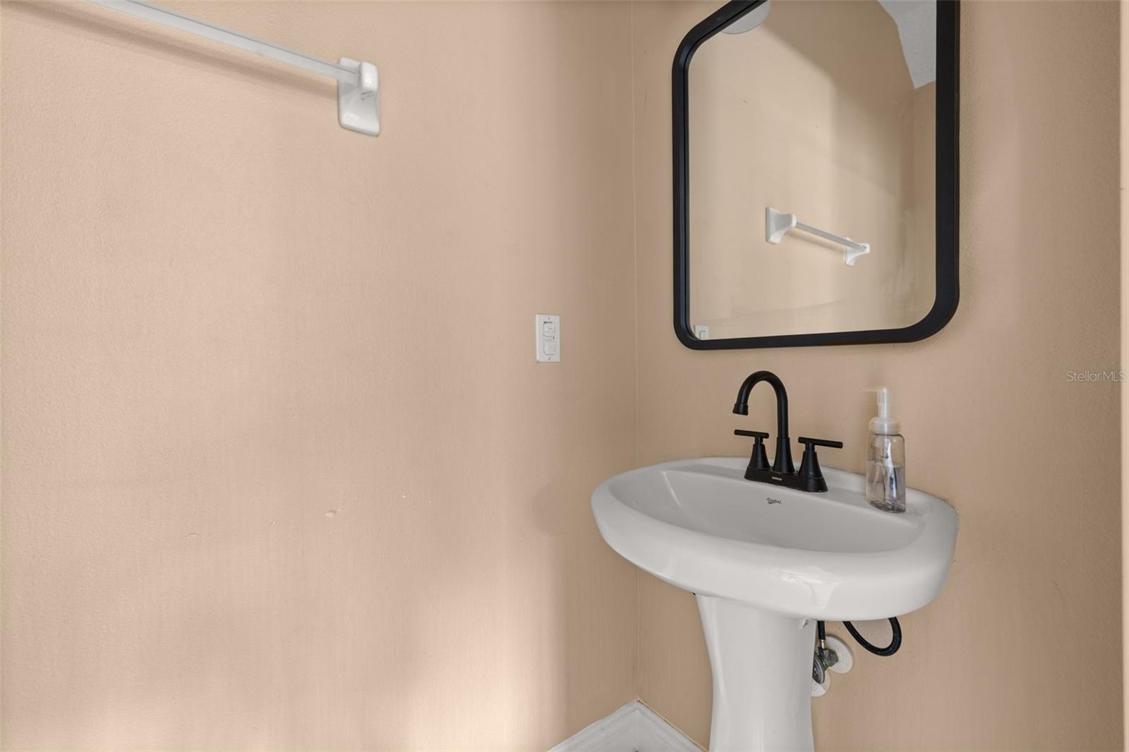 811 Assembly Ct Property Photo 21