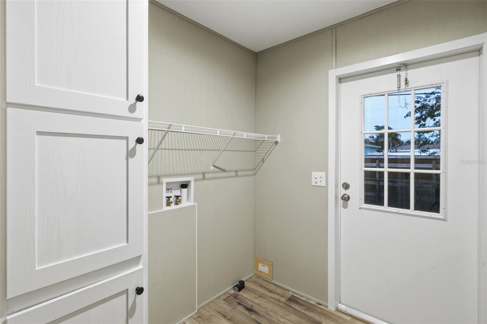 1913 Woodcrest Dr Property Photo 27