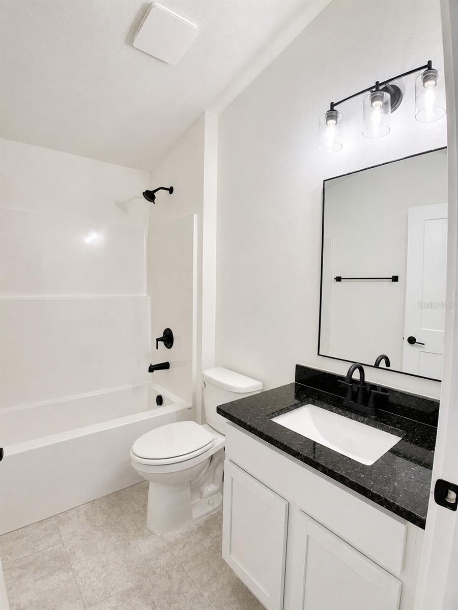 270 Verny Grove Ln Property Photo 7