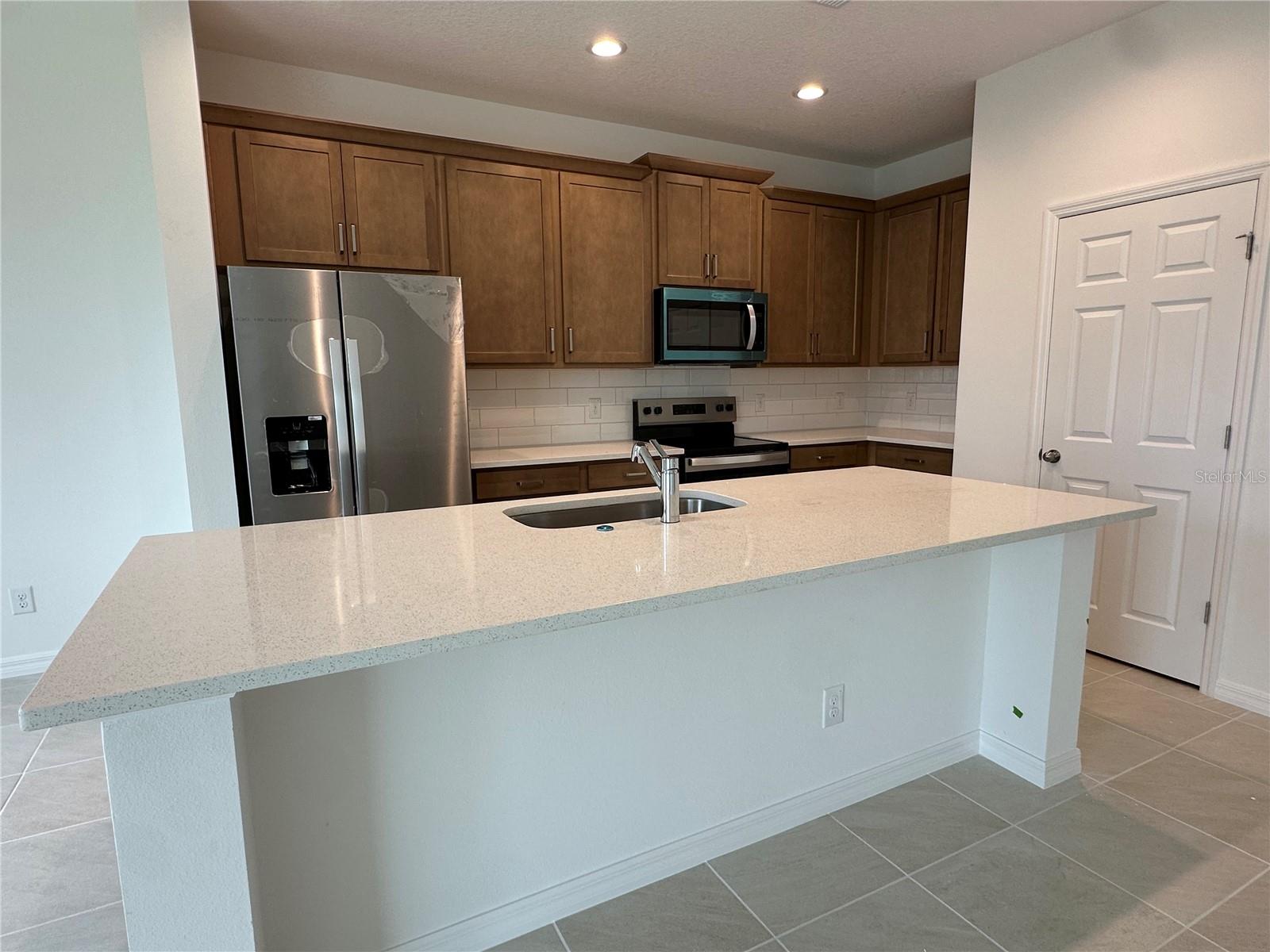 676 Birdswill Ln Property Photo 2