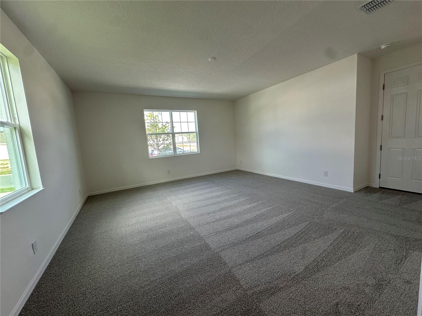 2000 Beevalley Way Property Photo 3