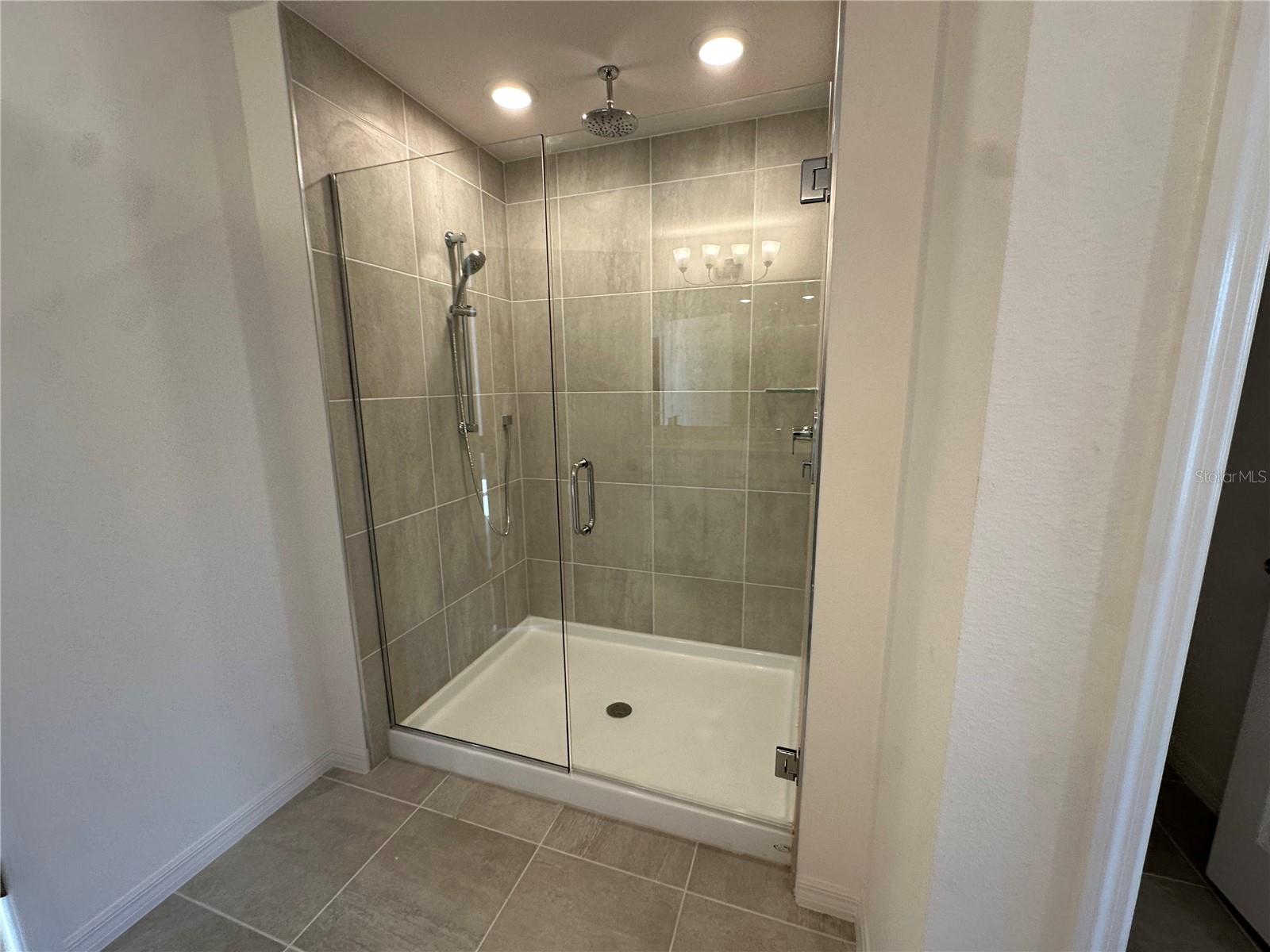 2000 Beevalley Way Property Photo 8