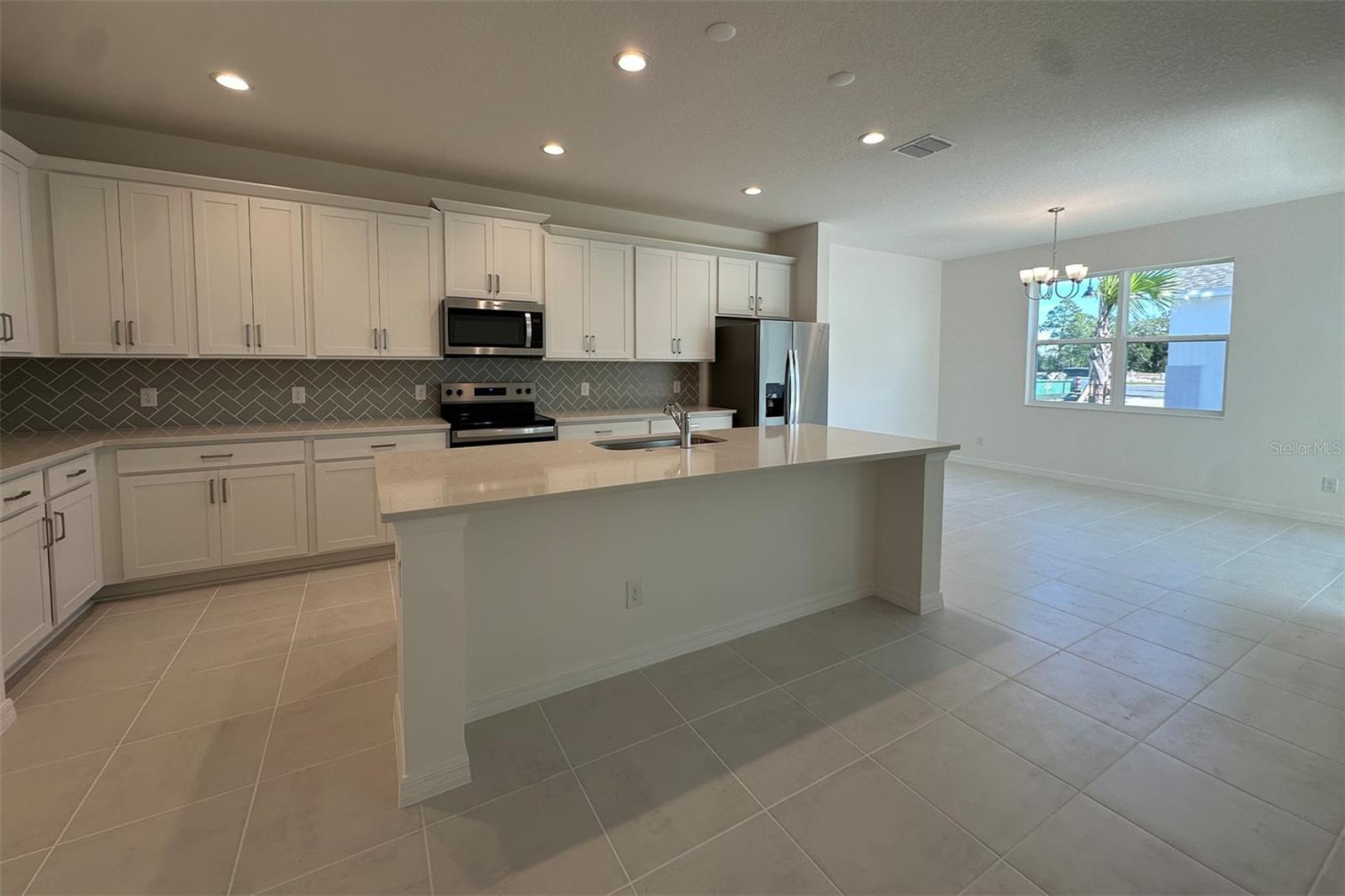 733 Farfields Way Property Photo 3