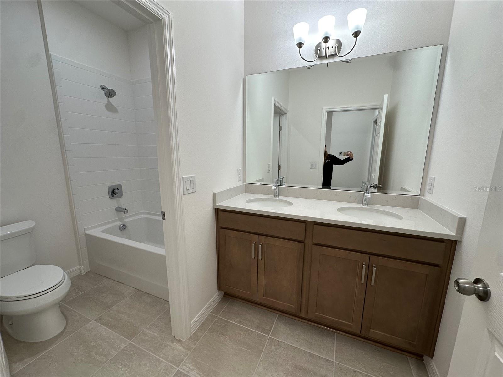 668 Birdswill Ln Property Photo 6