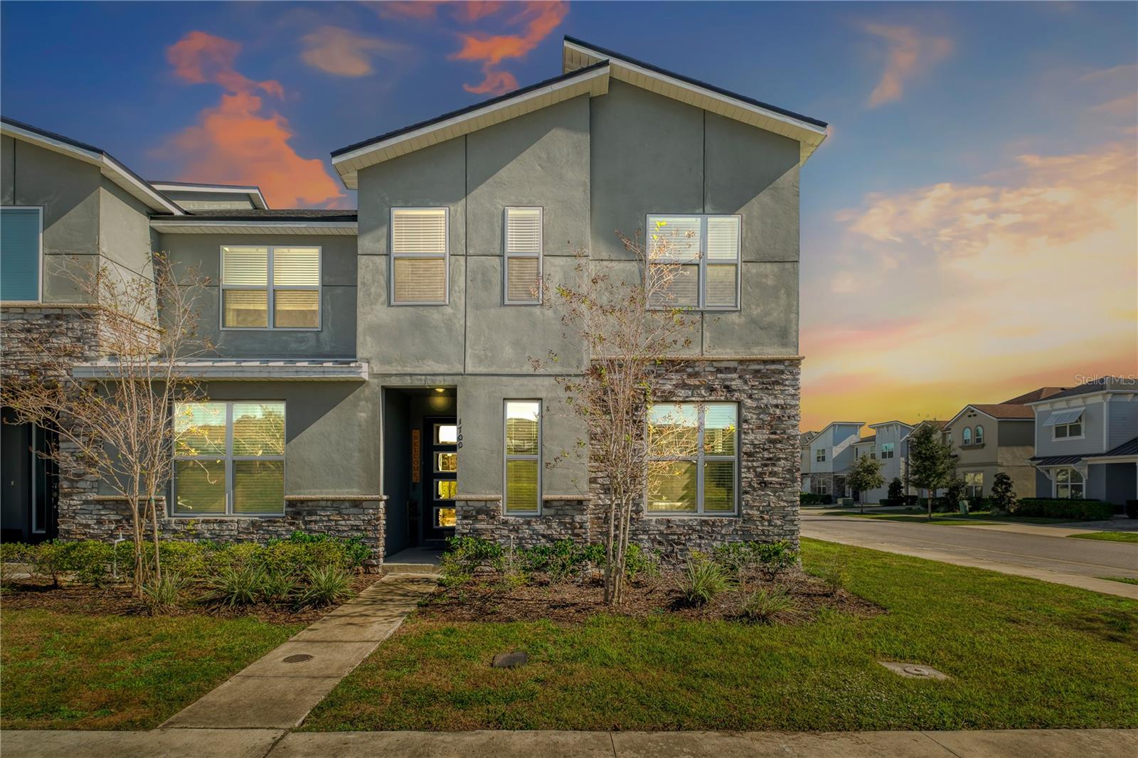 1700 Tropical Palms Cir Property Photo 1