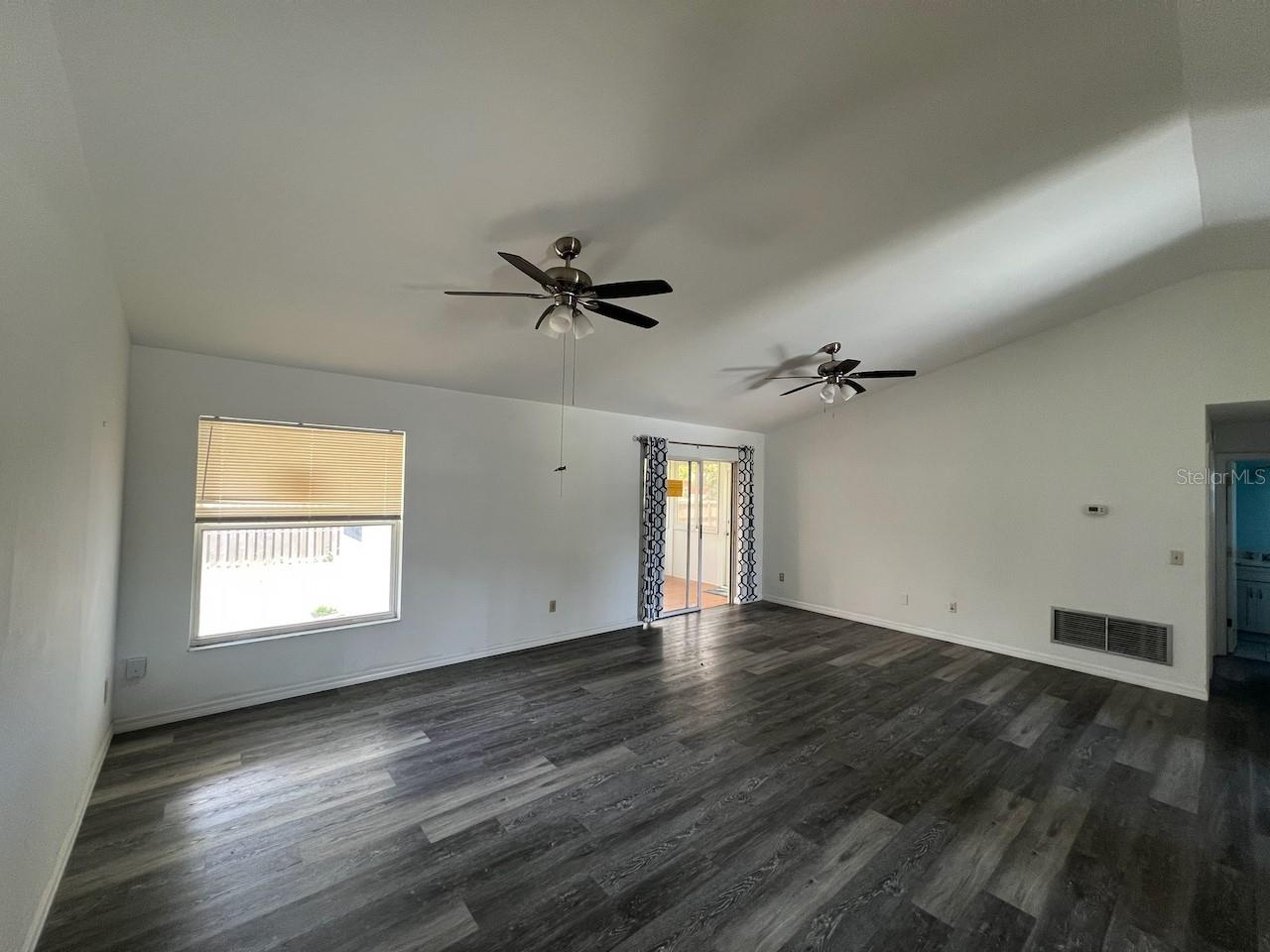 2024 Lime Tree Dr Property Photo 5